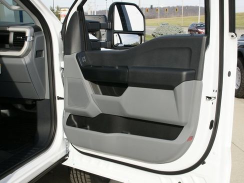 New 2026 Ford F250 XL w/ F-250 >10K GVWR Package image 26