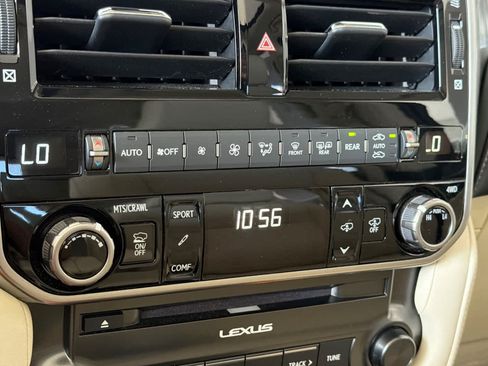 Certified 2023 Lexus GX 460 Luxury w/ Off Road Package AWD/4WD image 23