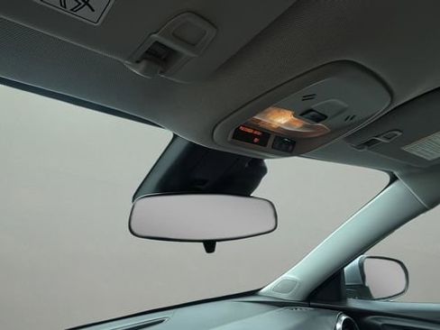 Used 2025 Chevrolet Trax LT w/ Driver Confidence Package FWD image 25