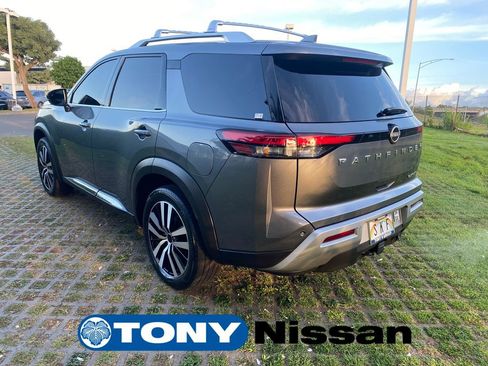 Used 2023 Nissan Pathfinder Platinum image 5