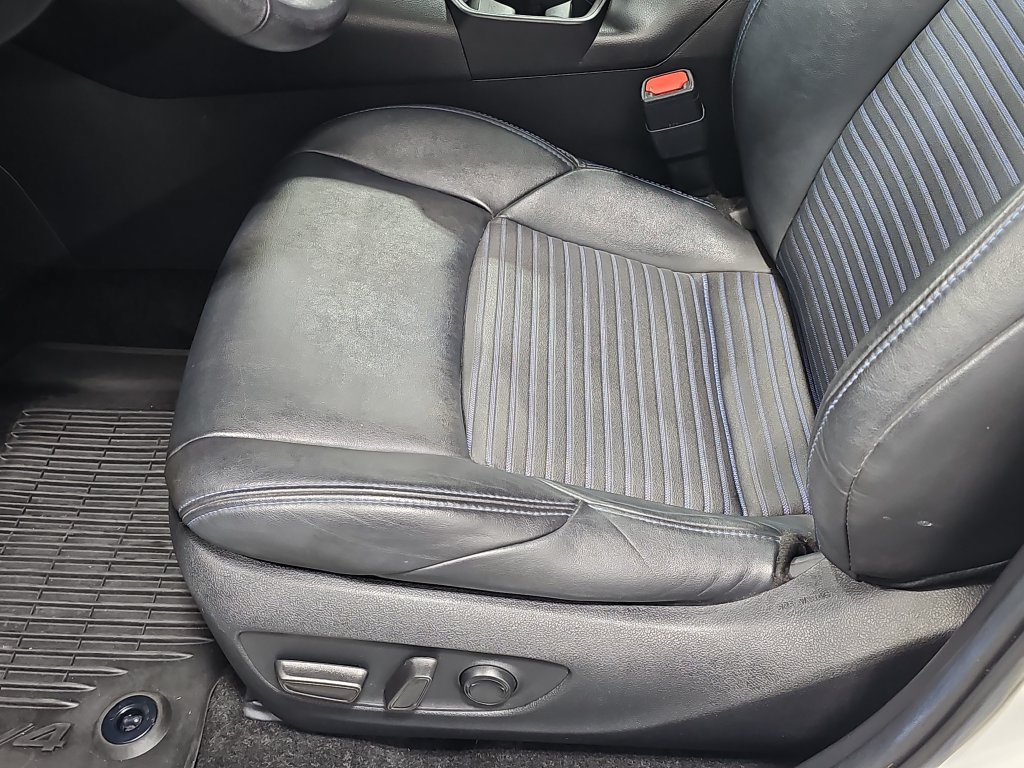 Used 2021 Toyota RAV4 XSE AWD/4WD image 31