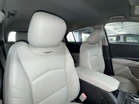 Used 2023 Cadillac XT4 Luxury FWD image 27