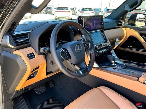 New 2026 Lexus LX 700h Luxury image 8