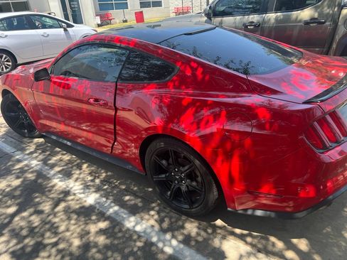 Used 2018 Ford Mustang Coupe w/ Black Accent Pkg RWD image 3