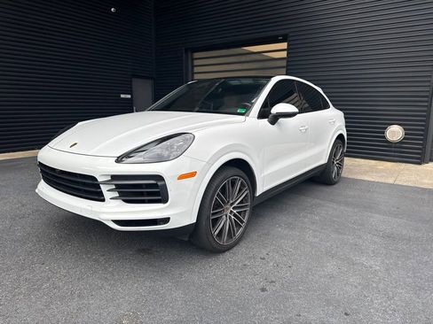 Certified 2023 Porsche Cayenne Platinum Edition AWD/4WD image 1
