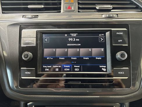 Used 2021 Volkswagen Tiguan S FWD image 17
