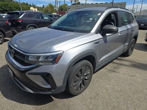 Used 2023 Volkswagen Taos S w/ Driver Assistance Package FWD image 4