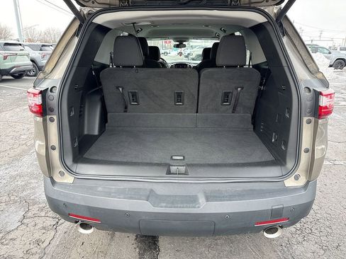 Used 2020 Chevrolet Traverse LT image 25
