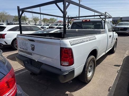 Used 2018 RAM 1500 Express RWD image 3