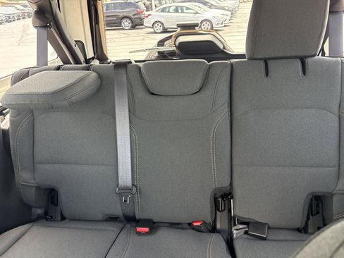 Used 2025 Jeep Wrangler Unlimited Sport AWD/4WD image 24