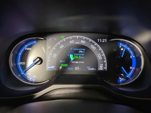 Certified 2025 Toyota RAV4 LE image 18