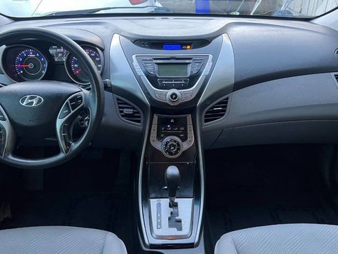 Used 2013 Hyundai Elantra GLS w/ Preferred Pkg image 9