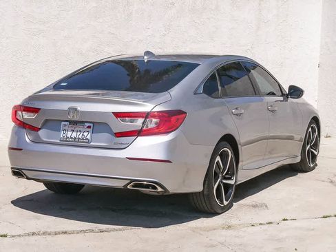 Used 2019 Honda Accord Sport image 9