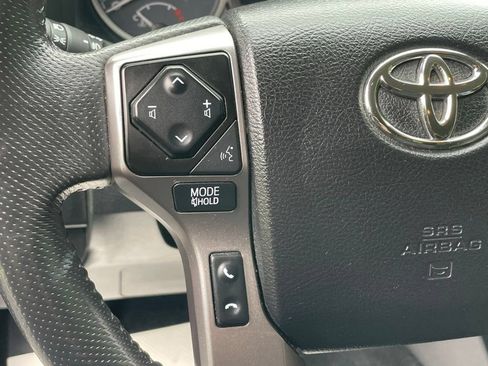 Used 2021 Toyota Tacoma SR5 AWD/4WD image 30