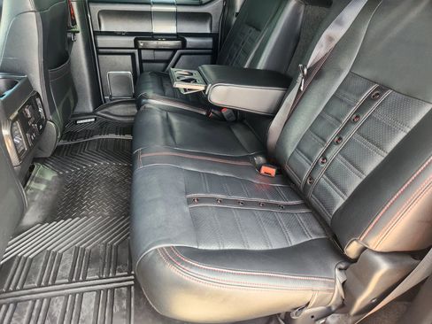 Used 2019 Ford F150 Lariat w/ Equipment Group 502A Luxury AWD/4WD image 31
