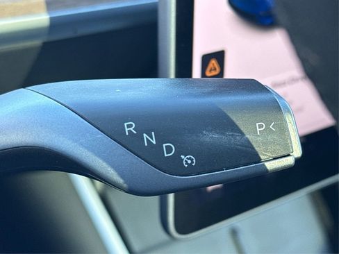 Used 2020 Tesla Model Y Long Range image 37