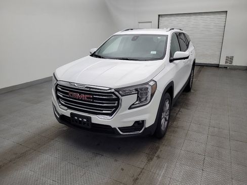 Used 2024 GMC Terrain SLT image 15