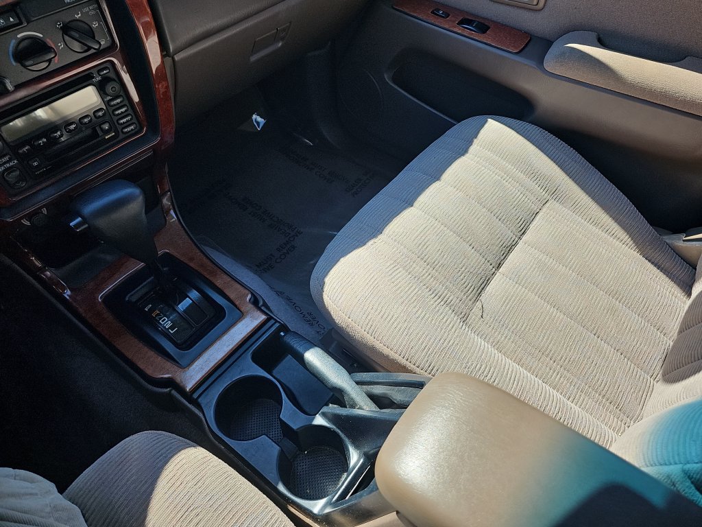 Used 2000 Toyota 4Runner SR5 RWD image 24