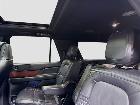 Used 2022 Lincoln Navigator L Reserve image 28