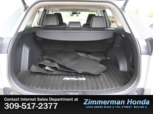 Used 2021 Toyota RAV4 XLE Premium AWD/4WD image 6
