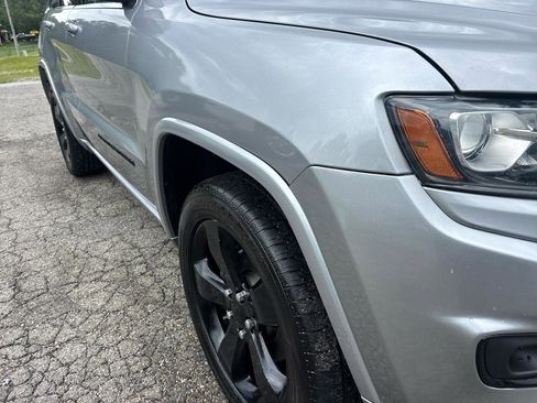 Used 2015 Jeep Grand Cherokee Altitude AWD/4WD image 6
