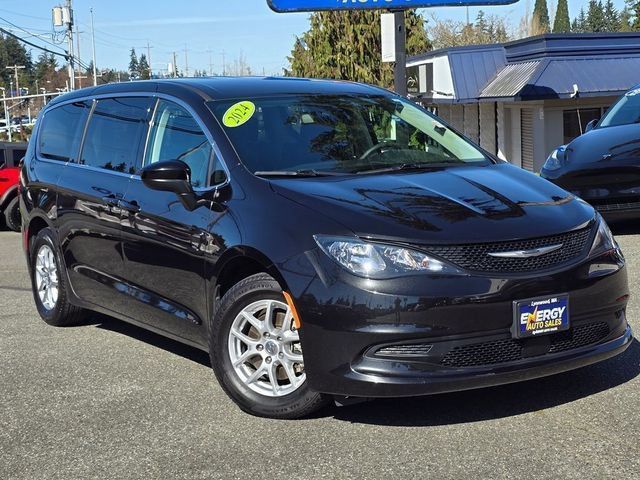 Used 2024 Chrysler Voyager LX FWD image 2