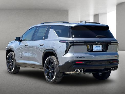 New 2026 Chevrolet Traverse RS w/ LPO, Floor Liner Package FWD image 6