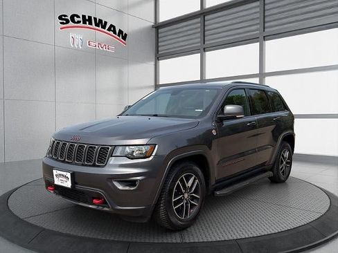 Used 2017 Jeep Grand Cherokee Trailhawk AWD/4WD image 8