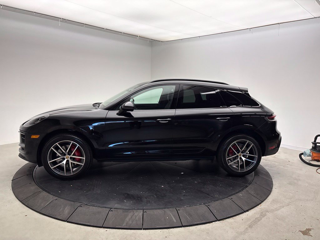 Certified 2023 Porsche Macan S AWD/4WD image 2