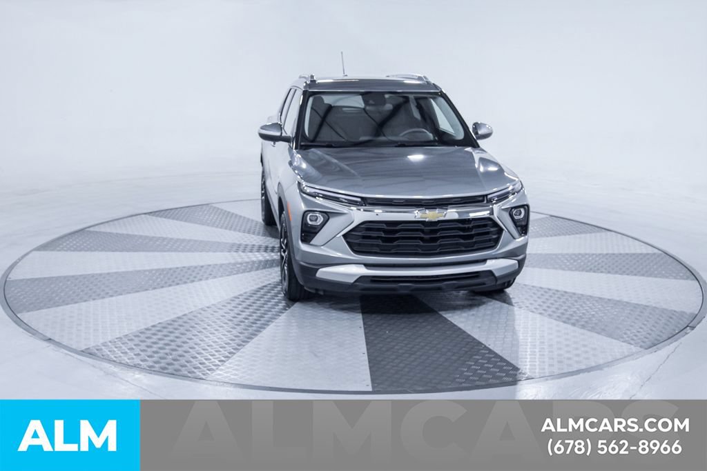 Used 2025 Chevrolet TrailBlazer LT AWD/4WD image 16