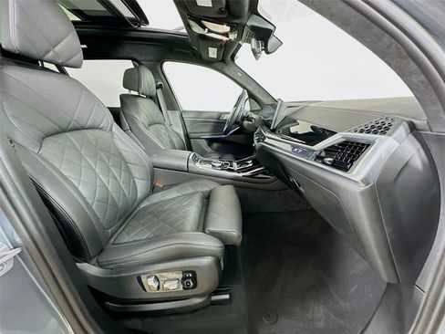 Certified 2024 BMW X7 xDrive40i w/ Executive Package image 31