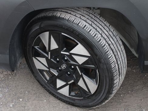 Used 2024 Hyundai Kona SEL AWD/4WD image 17