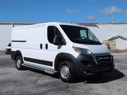 Used 2025 RAM ProMaster 2500 w/ U-Haul Equipment Group FWD image 2