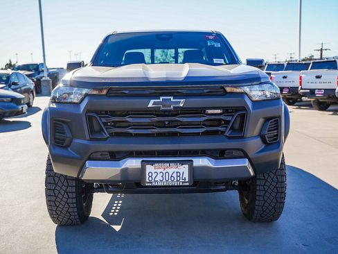 Used 2024 Chevrolet Colorado Trail Boss w/ Technology Package image 2