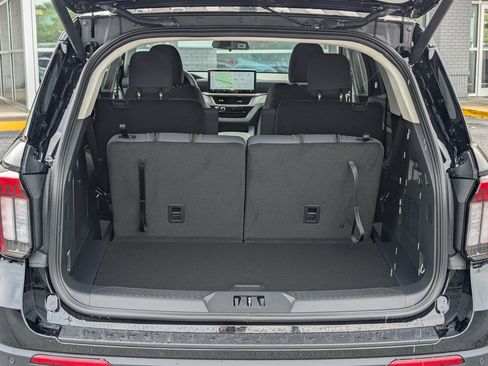 New 2026 Ford Explorer Active RWD image 11
