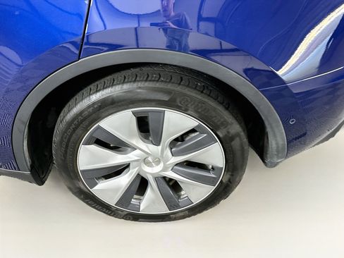 Used 2022 Tesla Model Y Long Range AWD/4WD image 11
