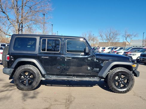 Used 2022 Jeep Wrangler Unlimited Sport image 2
