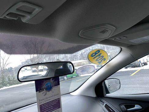 Used 2018 Ford Focus SE image 23