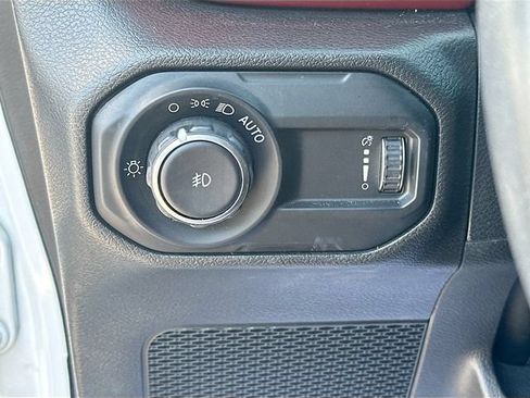 Used 2023 Jeep Wrangler Unlimited Rubicon w/ Cold Weather Group AWD/4WD image 11