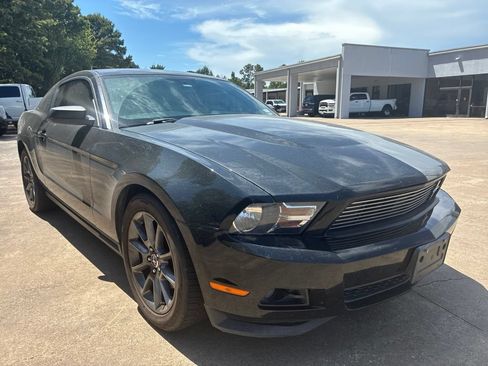 Used 2011 Ford Mustang Premium w/ 203A Rapid Spec Order Code RWD image 7
