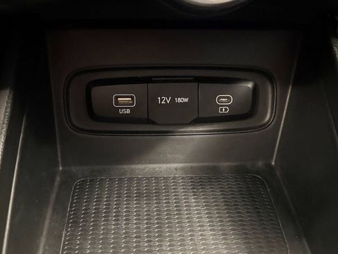 Used 2023 Hyundai Venue SEL FWD image 14