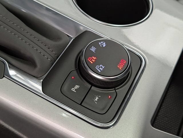 New 2026 Chevrolet Blazer LT w/ Midnight/Sport Edition AWD/4WD image 26