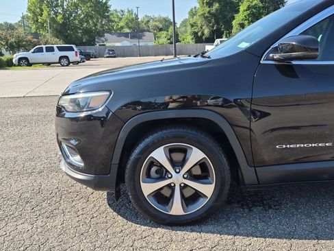 Used 2021 Jeep Cherokee Limited w/ Elite Package FWD image 35