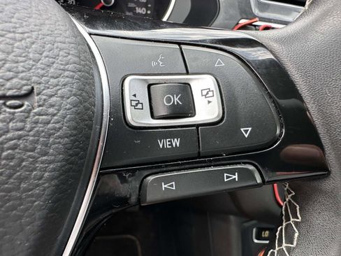 Used 2021 Volkswagen Tiguan SE w/ Panoramic Sunroof Package image 33