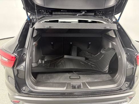 Used 2025 Chevrolet Trax LT w/ Driver Confidence Package FWD image 31