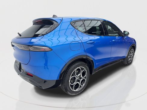 New 2025 Alfa Romeo Tonale w/ Premium Package image 9