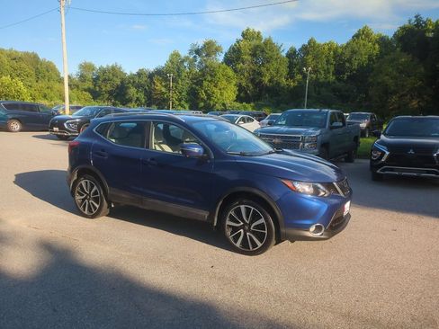 Used 2019 Nissan Rogue Sport SL AWD/4WD image 3