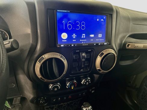 Used 2016 Jeep Wrangler Unlimited Sahara AWD/4WD image 25