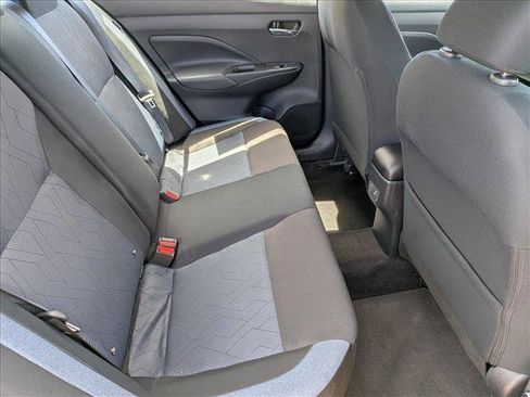 Used 2025 Nissan Versa SV FWD image 18