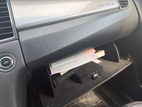 Used 2016 Ford Taurus SEL image 15